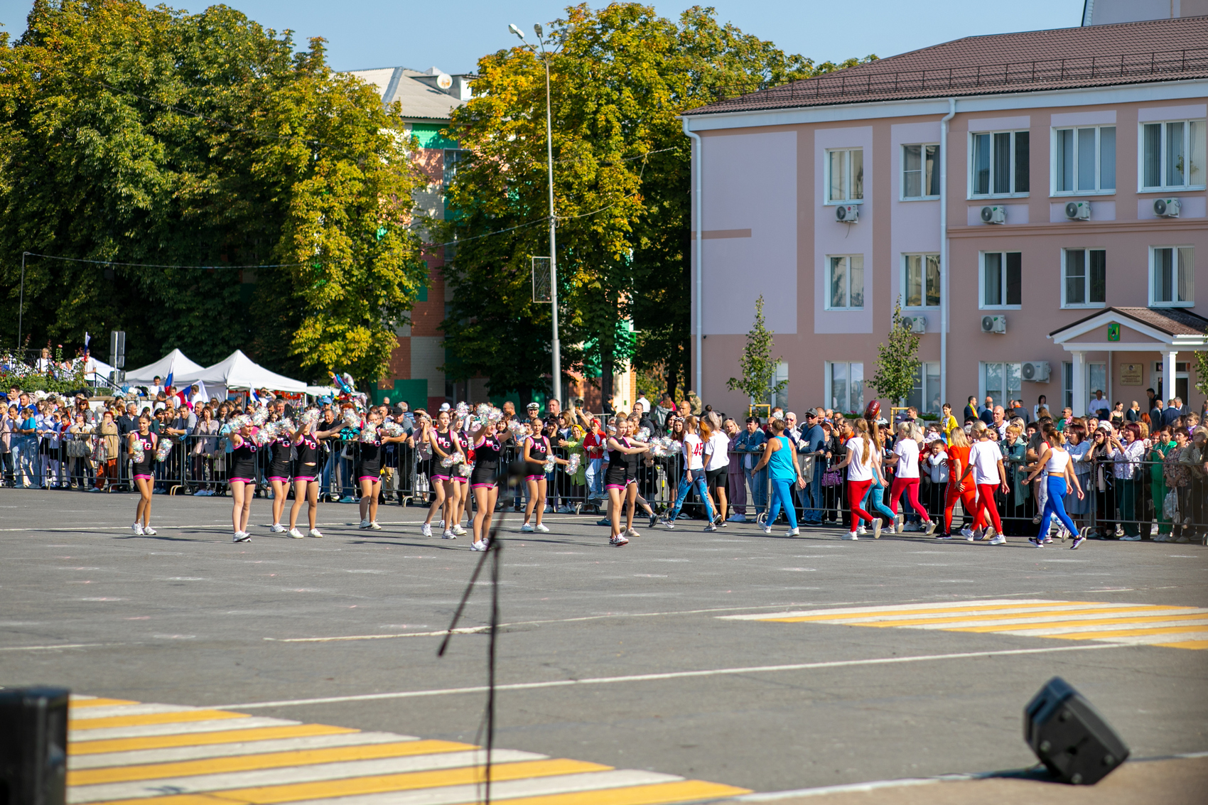 Епископ Софроний поздравил жителей Губкина с Днем города | 16.09.2023 |  Губкин - БезФормата